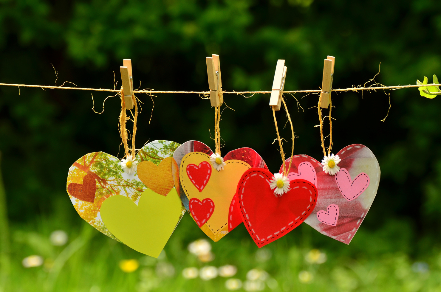 Hanging Heart-shaped Paper Decorations