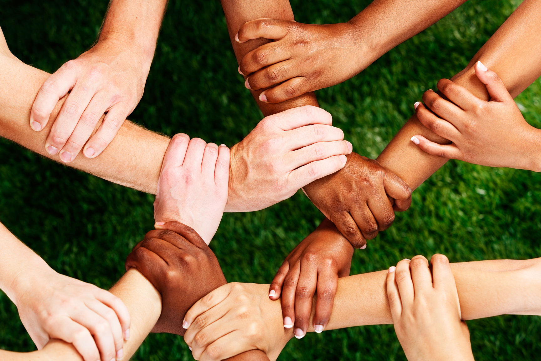 Complex linking of many mixed hands: unity is strength!